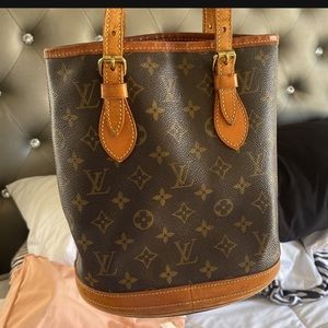 Louie bucket bag